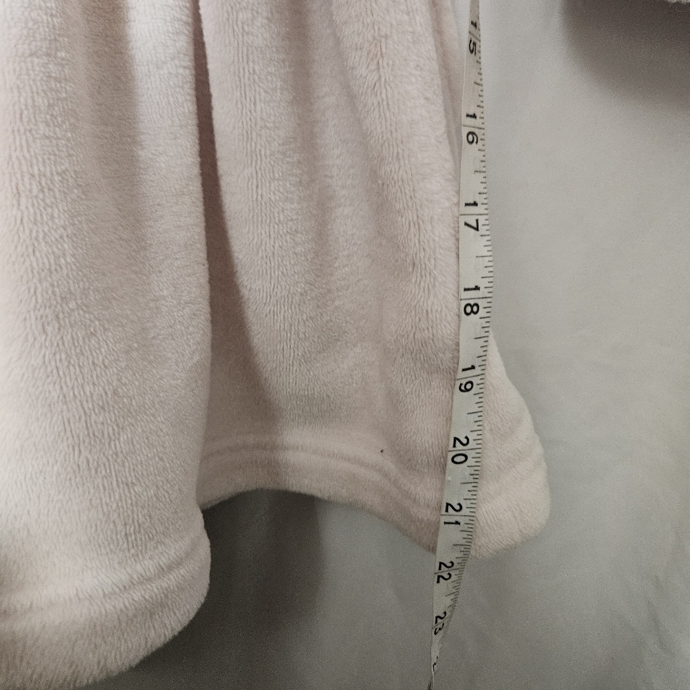 Victorias Secret Cozy Short Plush Baby Pink Robe! - Picture 7 of 8